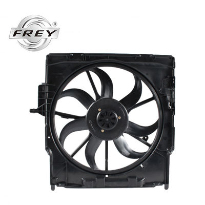 17428618241 Ventola elettrica dell'automobile delle parti di raffreddamento del motore per BMW E71 E70